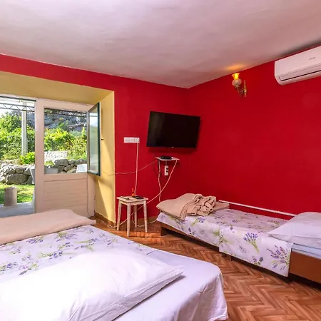 Lovely Apartment In Omis With Kitchen Exterior photo
