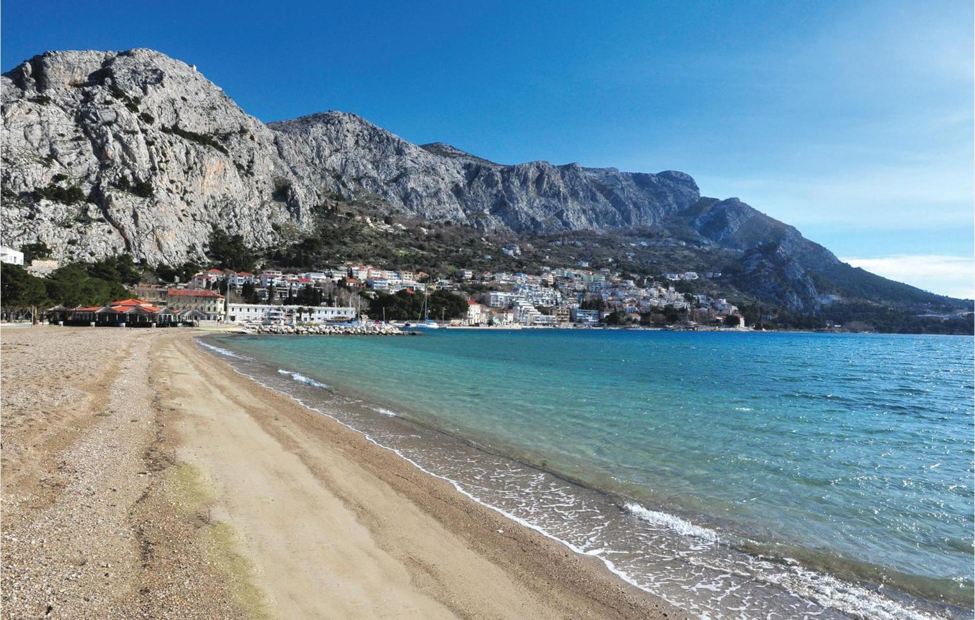 Lovely In With Kitchen Apartment Omis