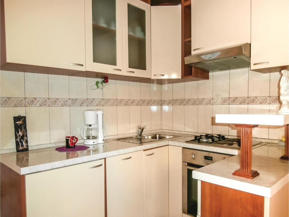 Lovely In With Kitchen Apartment Omis